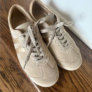 Gola Beige & Gold Sneakers